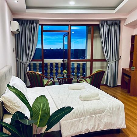 Kuching City Center Riverbank Suites With Marvelous River View Exterior foto