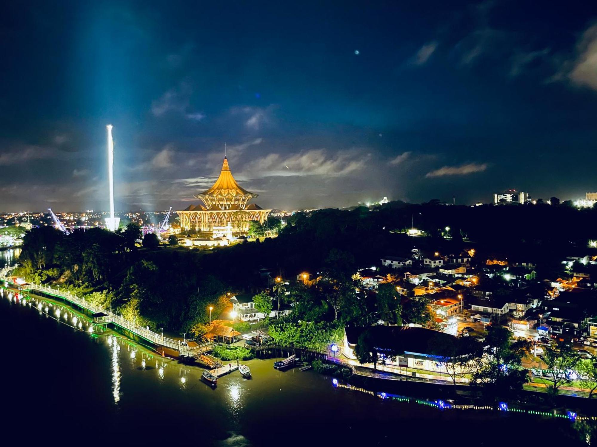 Kuching City Center Riverbank Suites With Marvelous River View Exterior foto